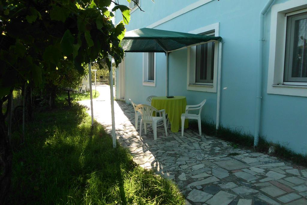 Tom'S House Apartment Skriperon Exterior foto